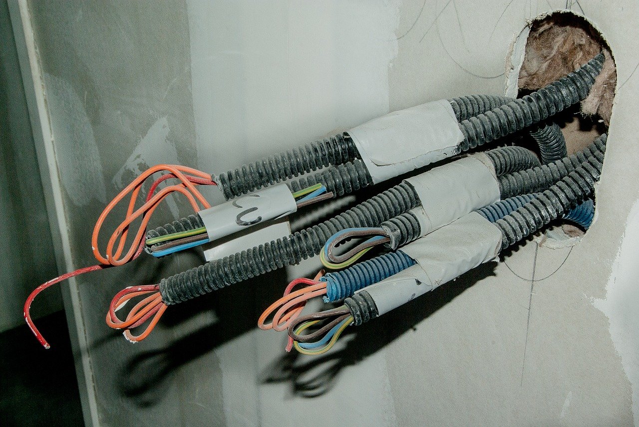 Łączenie przewodów elektrycznych.